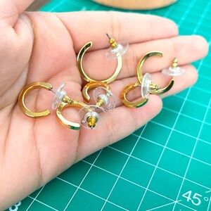 Ann Taylor gold hoop earring set
